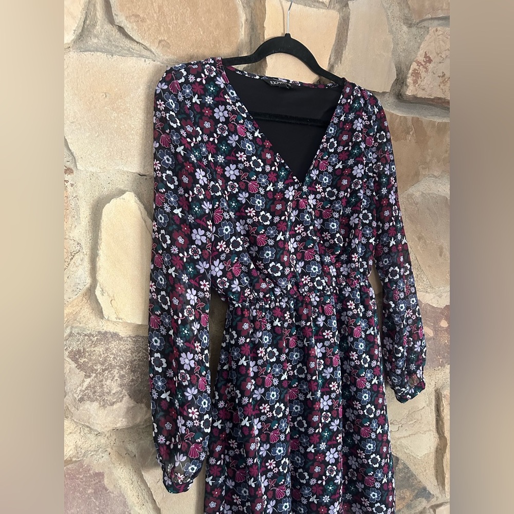 Express Floral Dress - Picture 4 of 7